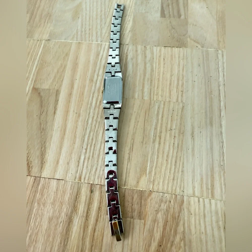 Seiko ladies two tone rectangular black dial dress watch NEW BATTERY